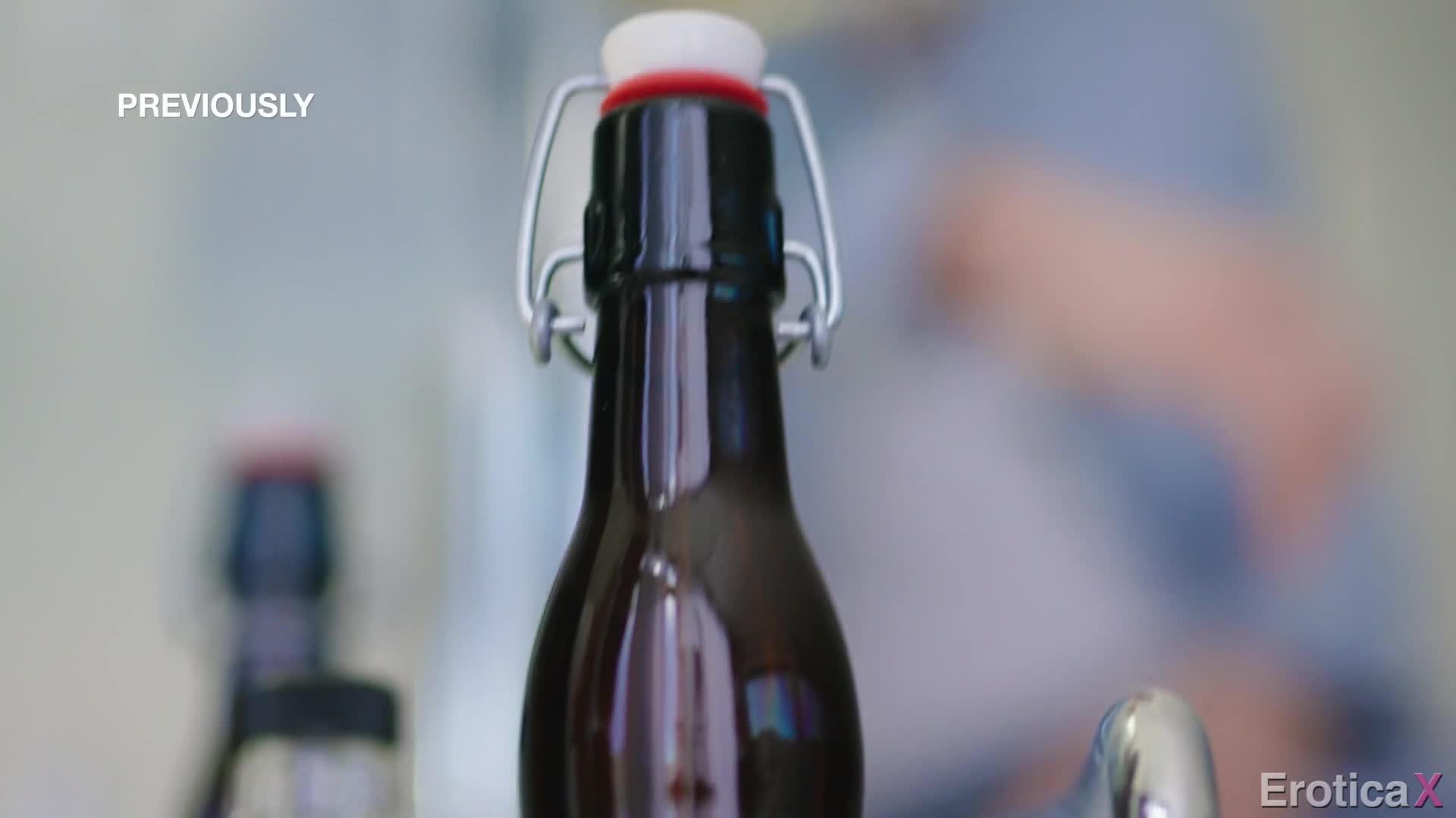 eroticax.18.01.17.shay.evans.its.hot.down.there