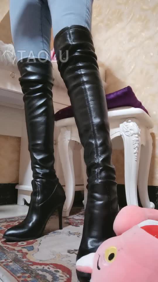 多多s长靴牛仔裤红绿灯