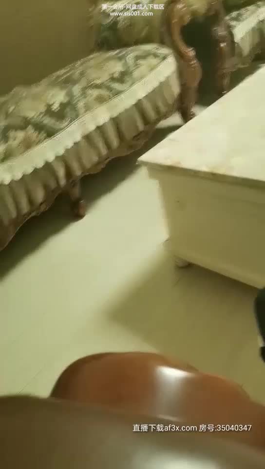 2020,6,30，泡良达人，专攻少妇，【张先生探花】约良家温柔大姐姐，细腻体贴懂风情，鲍鱼还粉缺少男人的呵护，完美偷拍刺激的性爱旅程