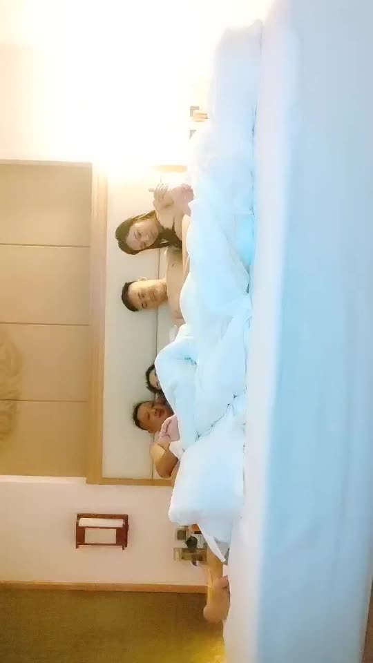 guochan2048.com-2022.6.30，【真实夫妻探花】，坐标长沙，第二炮，私密空间内的交换温柔，换妻禁忌游戏，精彩绝伦