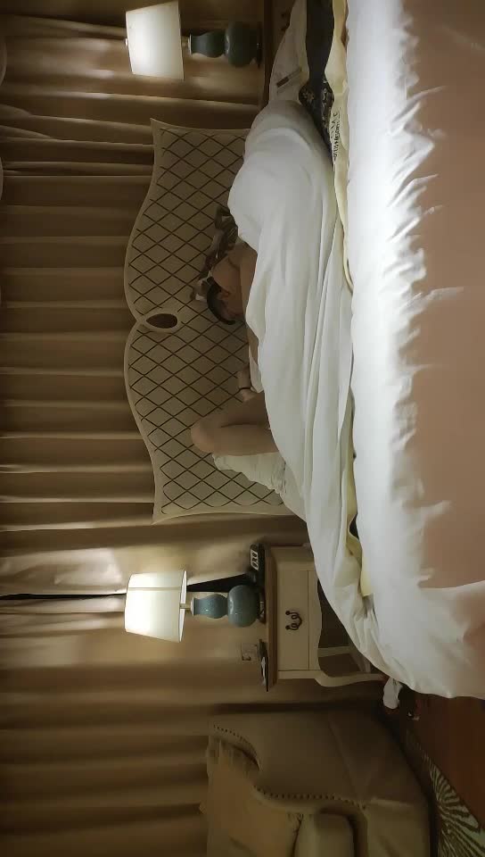 2021,7,11，【歐陽專攻良家】，第二場，泡良達人深夜約操極品小姐姐，超清畫質偷拍，風騷淫蕩觀音坐蓮嬌喘不斷，高清源碼錄制