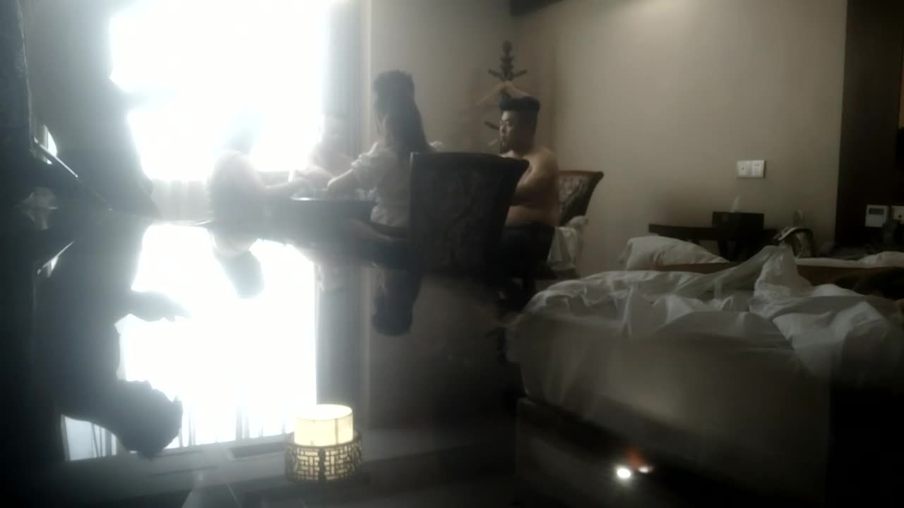 2023.5.1，【90后夫妻爱交换】，换妻佳作，相约酒店情色小游戏，风骚人妻个子高，交合淫叫超劲爆♈ ♈ ♈