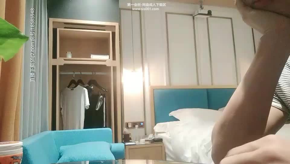 e泡良2020,6,12，新晋泡良达人，【骚男-寻觅良家】约小白领偷拍啪啪，随身戴着情趣装，浓情蜜意有偷情的快感