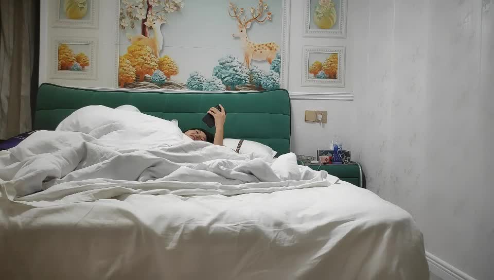 2048.cc@[原-版-]_007_胡-八-一-探-穴-_啪-啪-_20210829