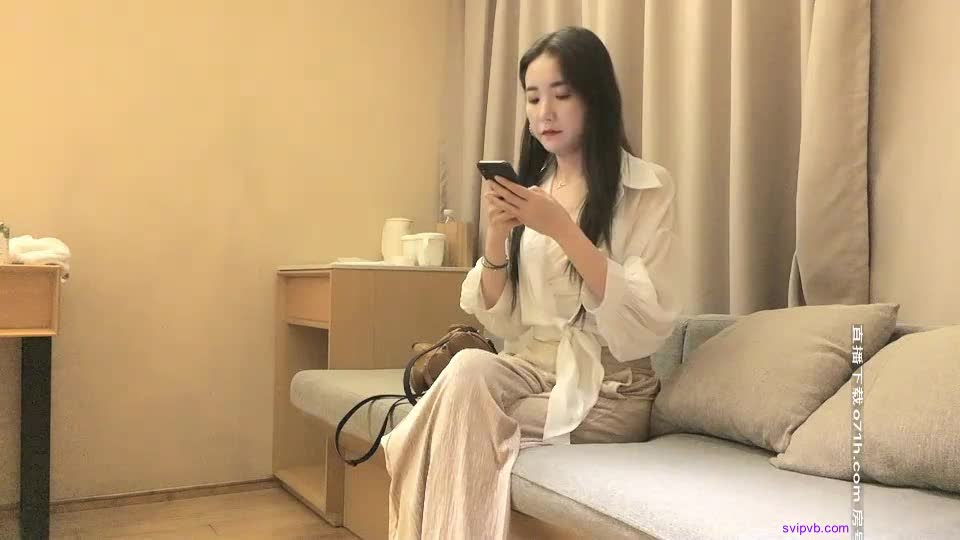 [u3c3.com]小宝寻花第二场约了个性感大长腿妹子啪啪，互摸舔弄口交抬腿侧入大力勐操