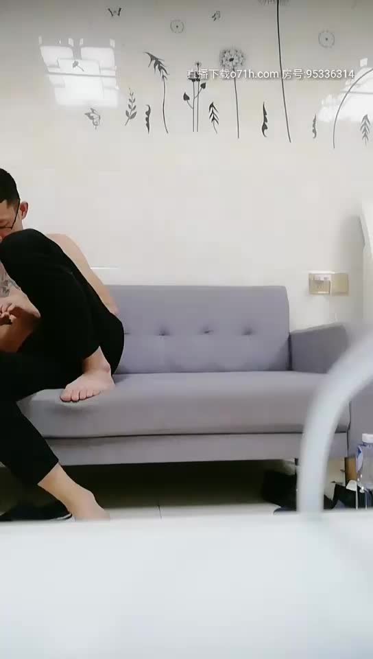 鸭哥探花第二场约了个性感长腿妹子，骑在身上舔弄跪着口交上位猛操