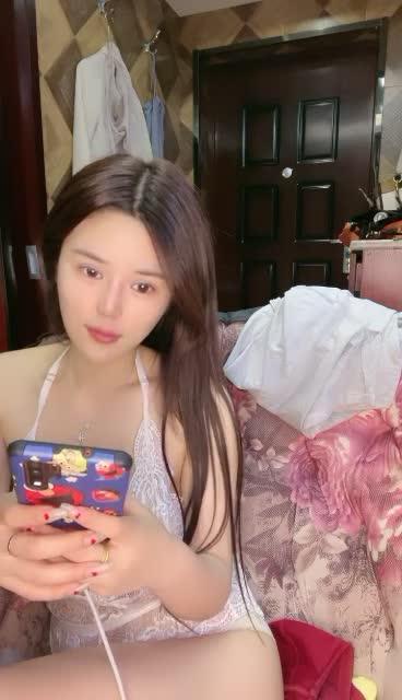 超大巨乳E奶【美七】甜美御姐~特写掰穴~舔弄奶头~骚舌诱惑~疯狂抖奶【91V】 (86)