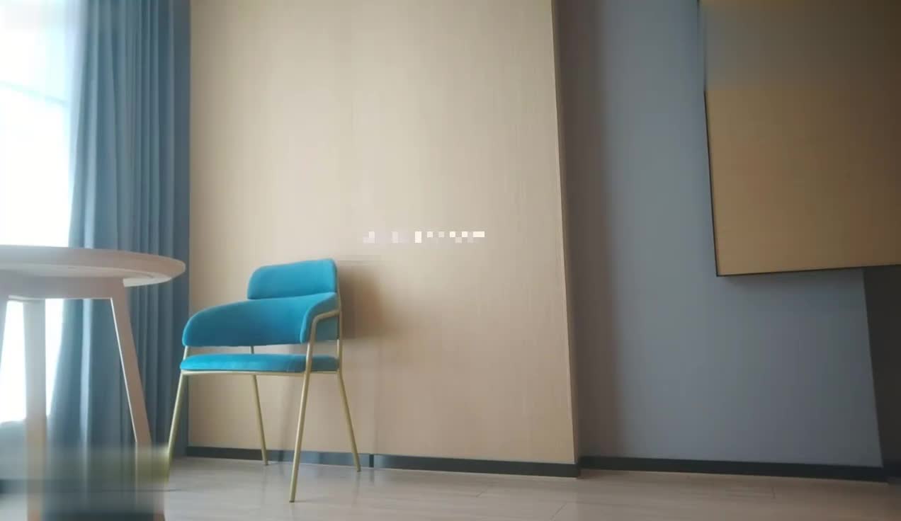 探花老王酒店约外围被照骗很是生气气到爆炸边操边骂其实妹子身材还不错颜值还可以