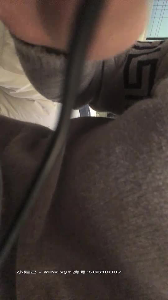 2021.2.13，【文轩探花】3000网约外围小姐姐，两个漂泊异乡的孤独男女来一场灵与肉的碰撞，20万人气，怒赚几千块