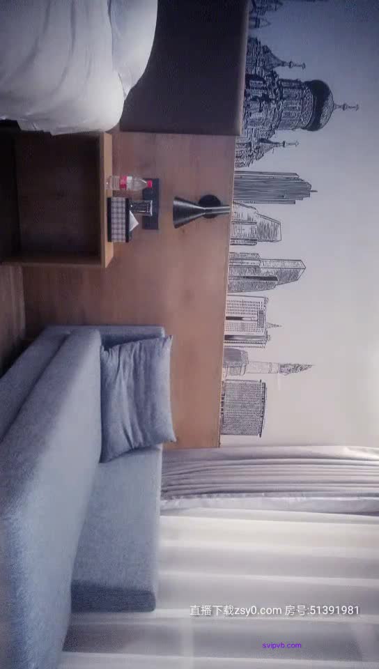 [u3c3.com]2020.9.4，【钱多多全国探花】高颜值外围小姐姐，温柔体贴身材好，大叔沙发上抠摸狂插肆意玩弄，高清源码录制