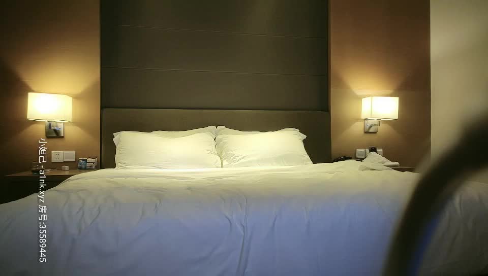 2048.cc@[原版]_037_情感主播李寻欢_肌肉佬啪啪a_20210303