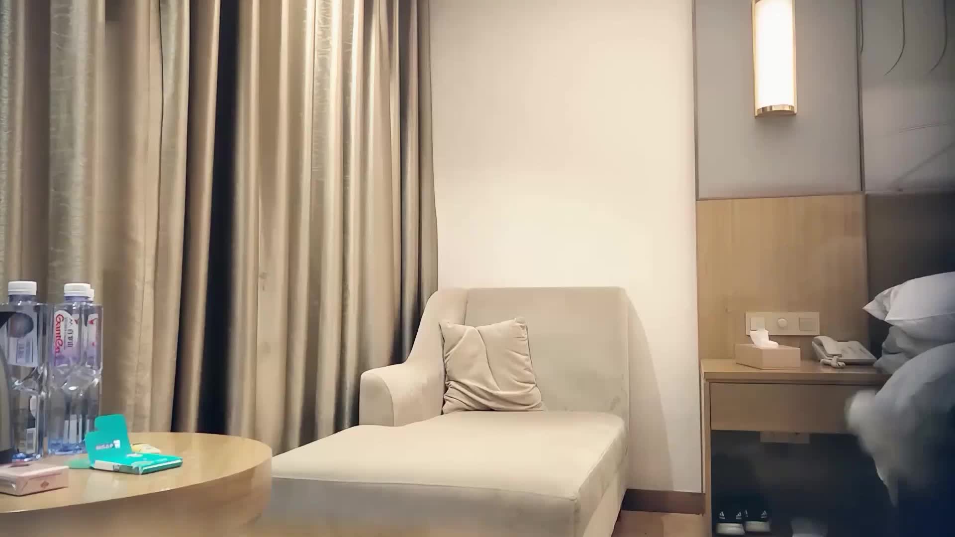 2048.cc@七天白虎妹(上)