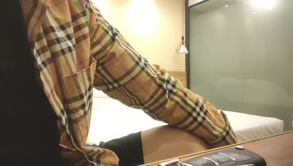 2048.cc@[原版]_006_91王哥_啪啪极品_20210520