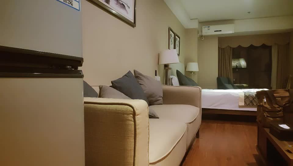 2048.cc@[原版]_017_欧阳专攻良家_啪啪第一场_20210718