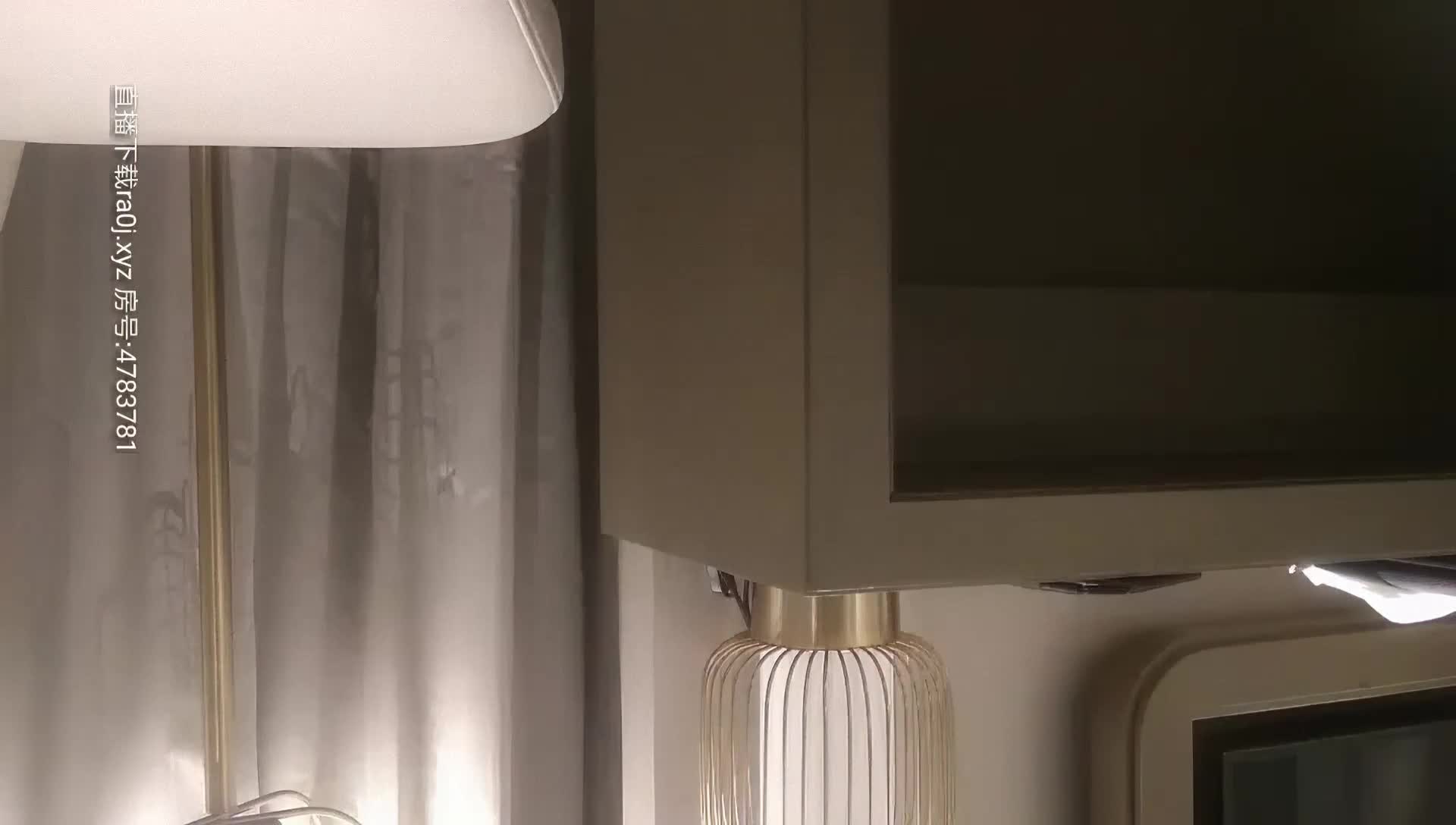 【雀儿满天飞】十星推荐瑜珈少妇超骚床上淫语自慰勾引，雀儿直言我玩了100个小姐从来没有怎么爽，(1)