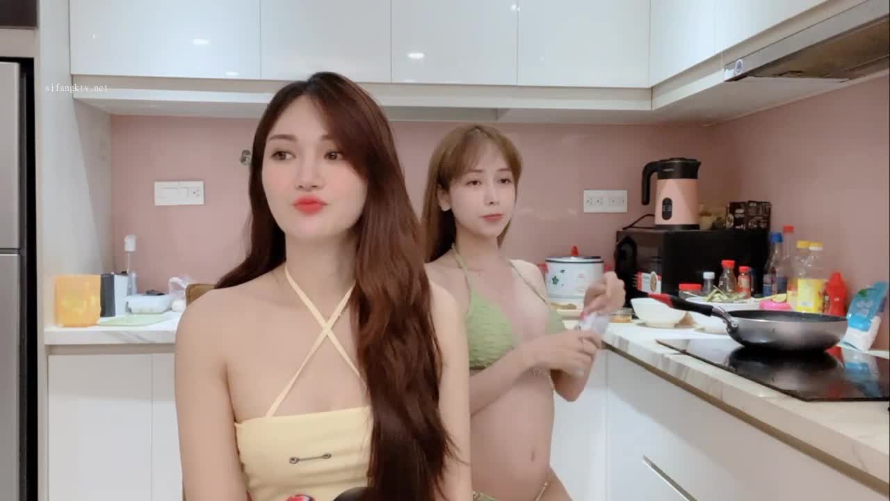 SP站极品~女神放飞自我~高颜值极品【anna102】携手闺蜜双秀~特写自慰~大黑牛【62V】 (33)