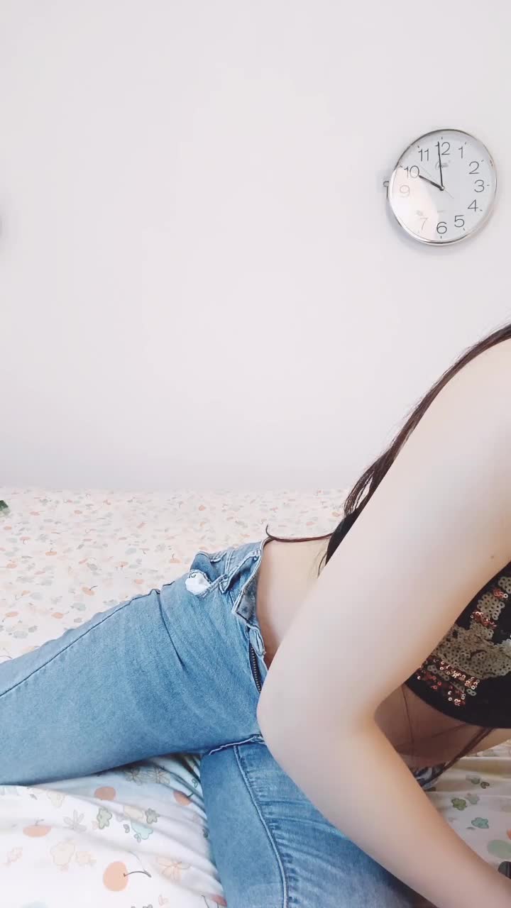 清纯小少妇【多功能小甜甜】和纹身大哥啪啪口爆 一字马爆操内射【86V】 (80)