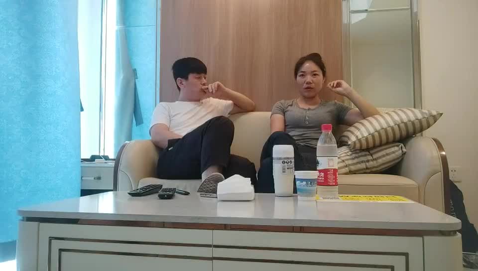 2048.cc@[原y版b]_004_爱a情q故g事s_啪p啪p_20220505