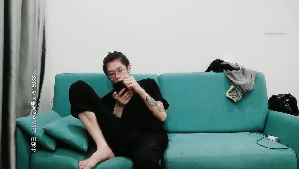 2048.cc@[原版]_027_神秘探花李八八_啪啪_20210131