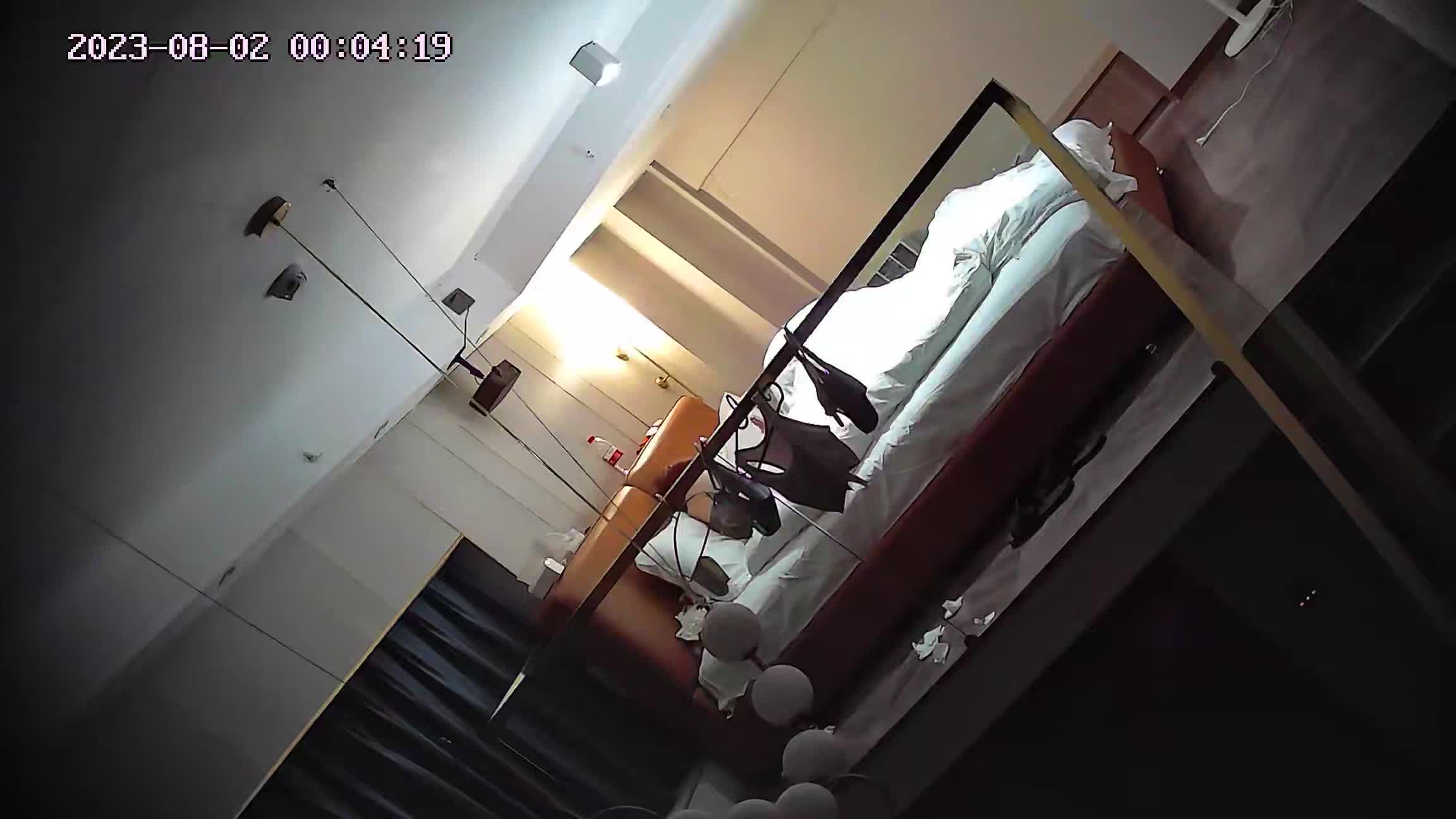 2023-08-03010535【酒店偷拍】女同流出史上一部经典爱爱