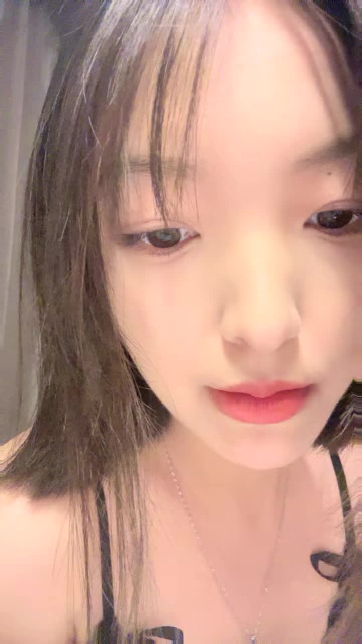 极度反差~揉逼自慰~超漂亮【04年艺校学妹】超大合集 【190V】 (70)