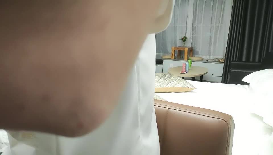 2048.cc@[原y版b]_003_91李l公g子z密m探t_啪p啪p_20210915