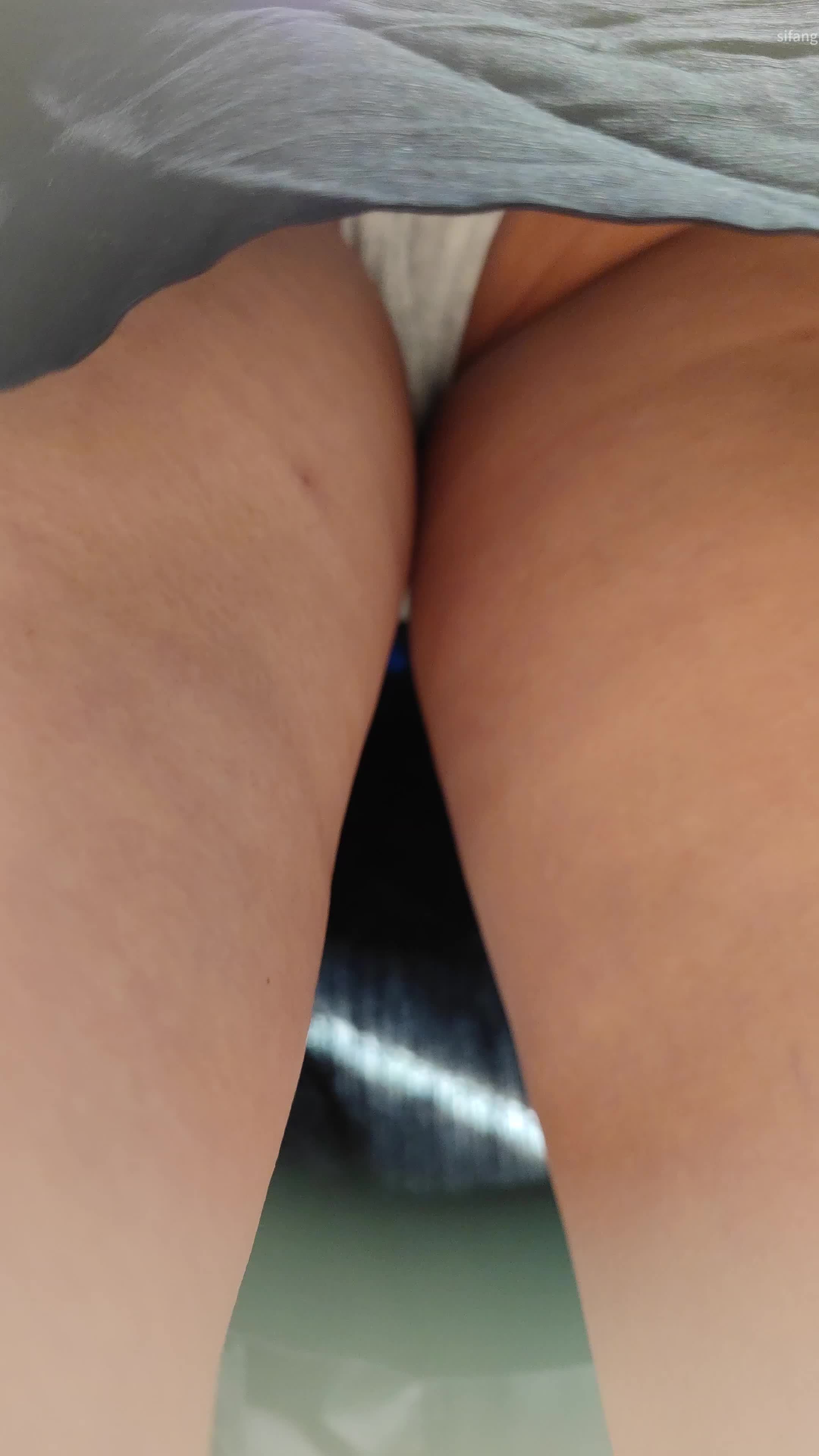 【kxcd】079黑色连衣裙小姐姐和闺蜜买衣服灰色内内