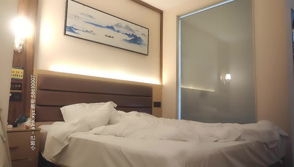 2048.cc@[原版]_041_文轩探花_啪啪b_20210316