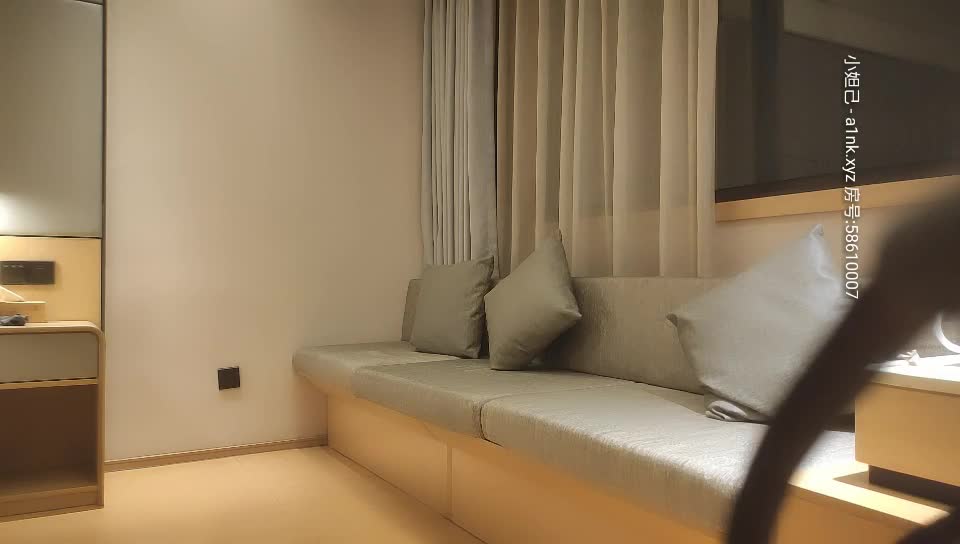 2048.cc@[原版]_035_文轩探花_啪啪_20210412