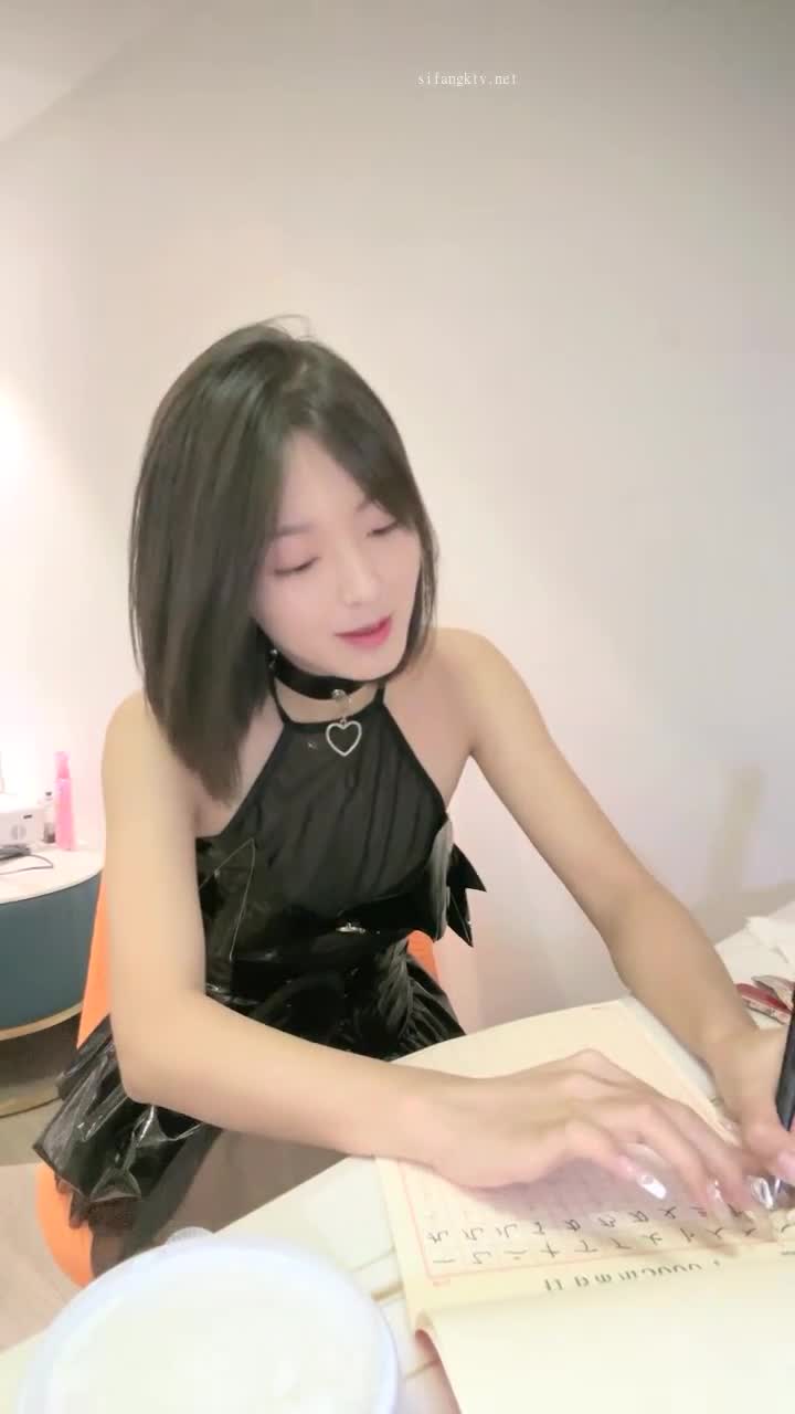 极度反差~揉逼自慰~超漂亮【04年艺校学妹】超大合集 【190V】 (142)