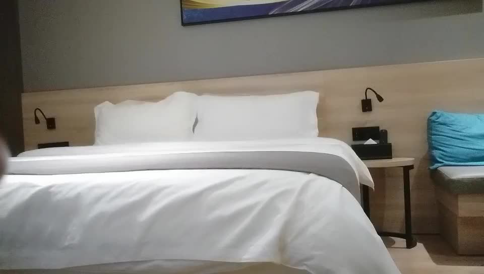 2048.cc@[原y版b]_008_小x强q寻x花h_啪p啪p第d一y场c_20210929