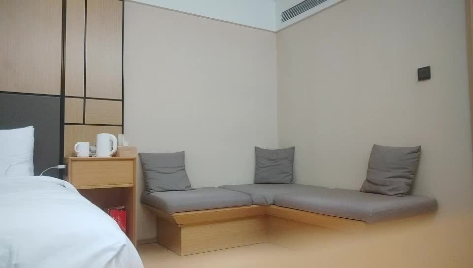 2048.cc@[原y版b]_038_我w是s探t索s者z_啪p啪p第d二e场c_20211231