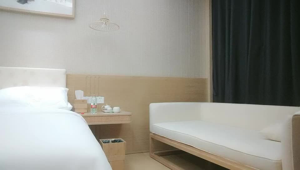 2048.cc@[原y版b]_047_战z神s小x利l_啪p啪p第d二e场c_20211022