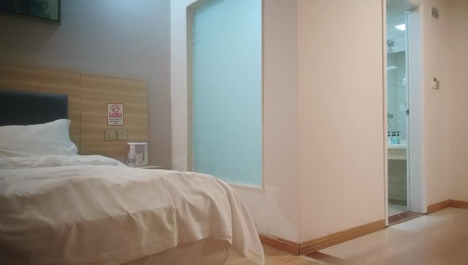 2048.cc@[原y版b]_037_猛m男n探t花h寻x欢h记j_啪p啪p_20220320