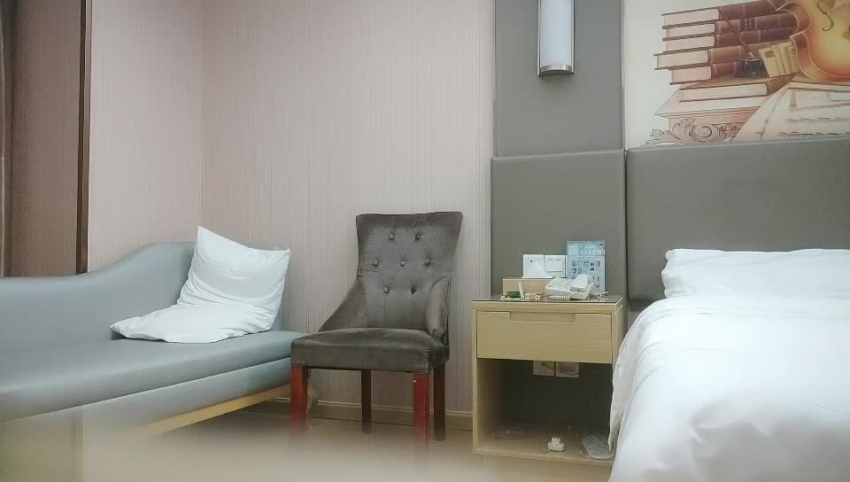 2048.cc@[原y版b]_030_利l哥g探t花h_啪p啪p第d一y场c_20210928