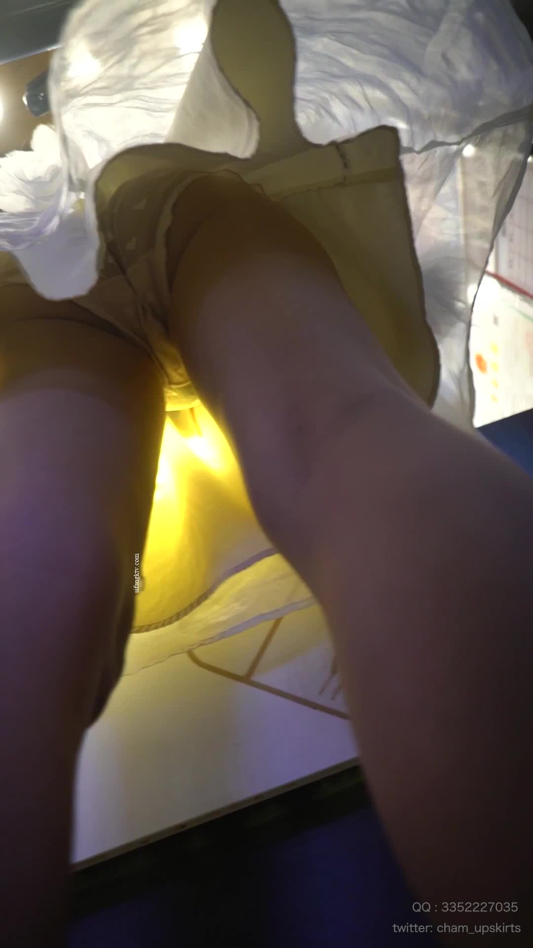 【yzwcd】yc353金发小姐姐宽松黄裙配粉色透明蕾丝内！