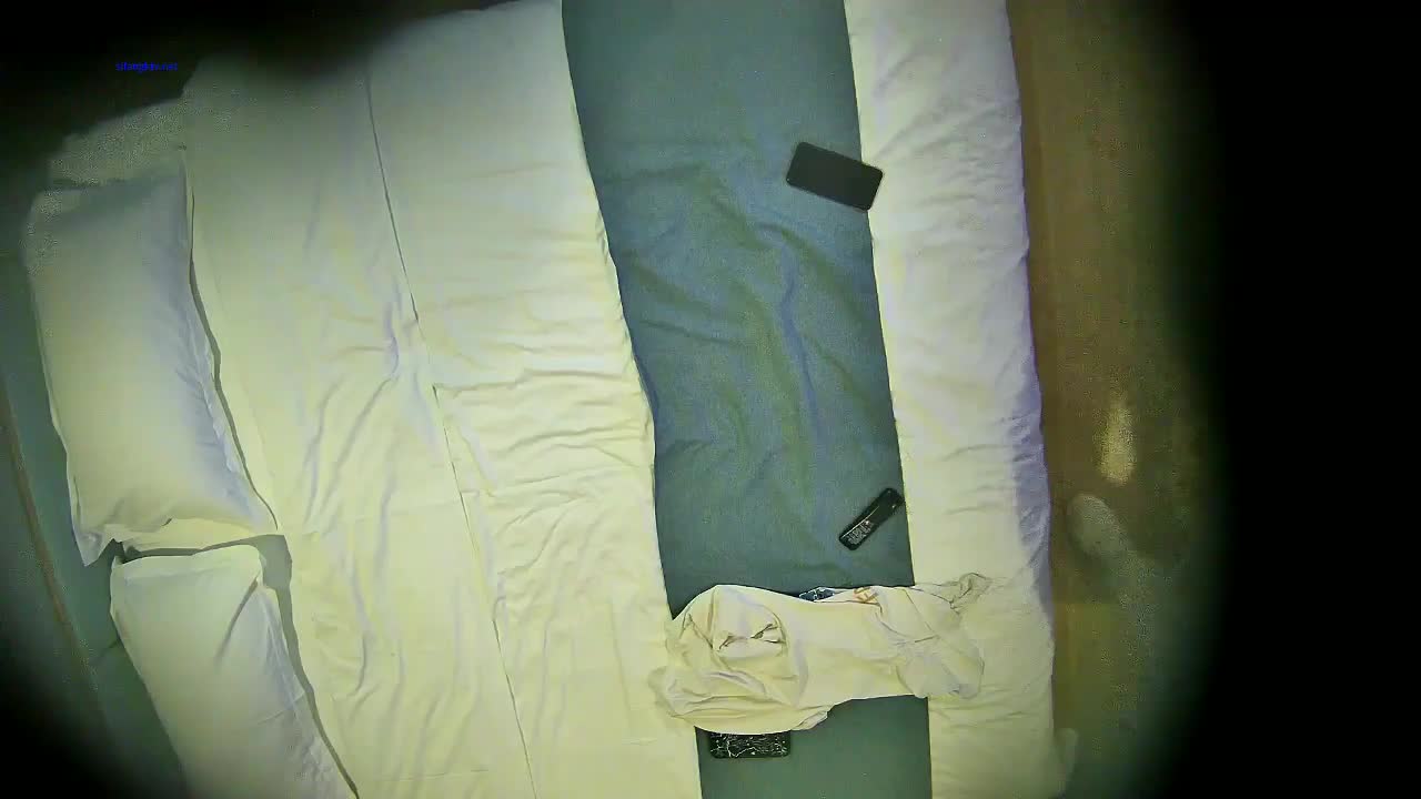 gc2048.com-2023-7-11新流出酒店偷拍 暑假学生情侣开房缠绵探讨性技术六九互舔小哥貌似龟头都搞肿了