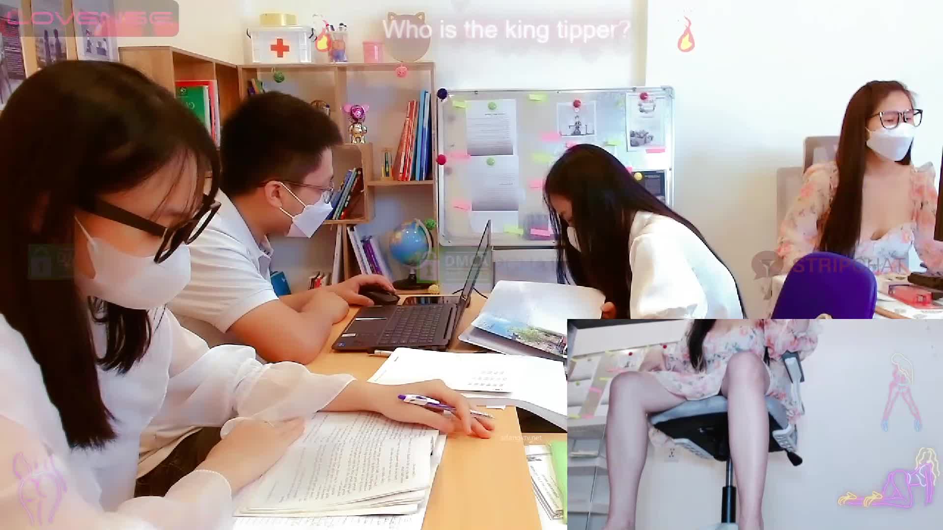 SP站~日本风韵美女教师【Stormy_Class】老师在讲台下面沫油~喷水【99V】 (75)