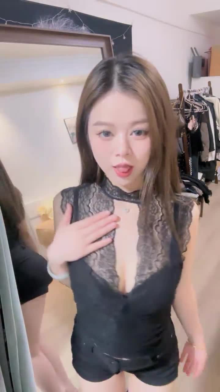 酒吧女神~4月合集【财神爷的心尖宝贝】极品女神~骚舞~道具自慰~流白浆【23V】 (22)