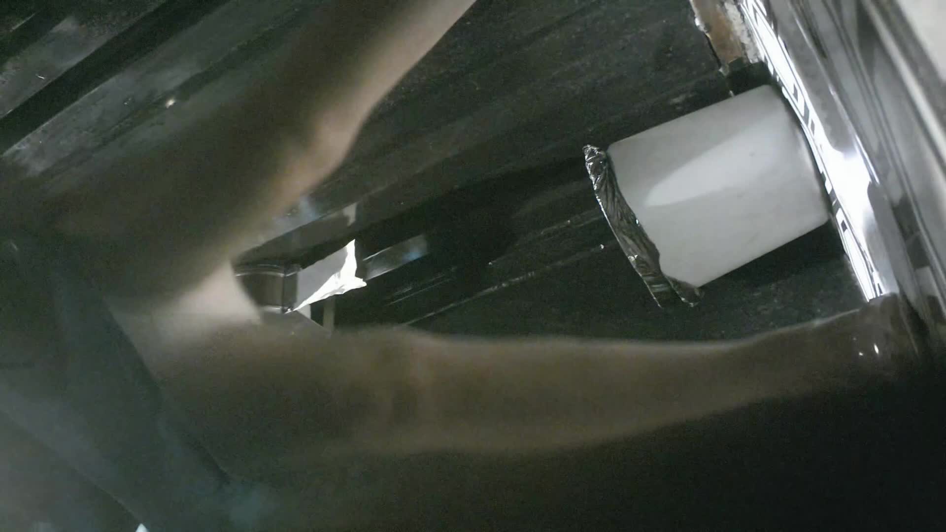 餐厅女厕偷窥蓝裙少妇的极品大肥鲍