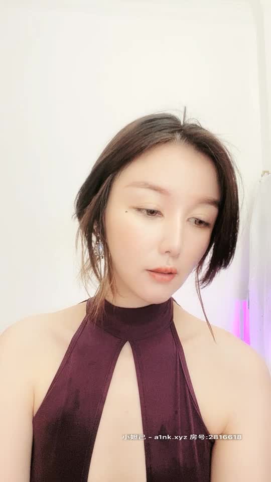 台湾小姐姐【倩宝宝 BloodMoon】遥控跳蛋道具大秀合集【 70V】 (38)