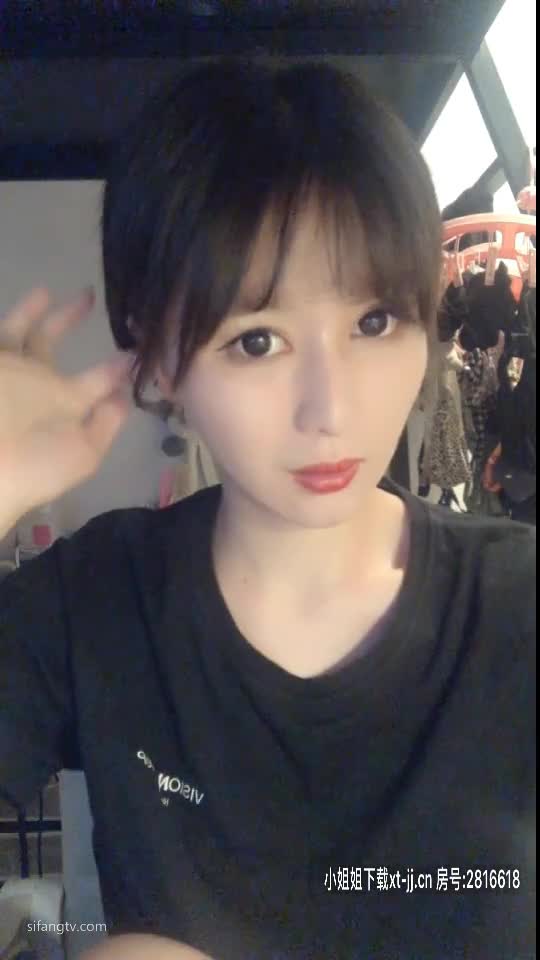 台湾小姐姐【倩宝宝 BloodMoon】遥控跳蛋道具大秀合集【 70V】 (10)