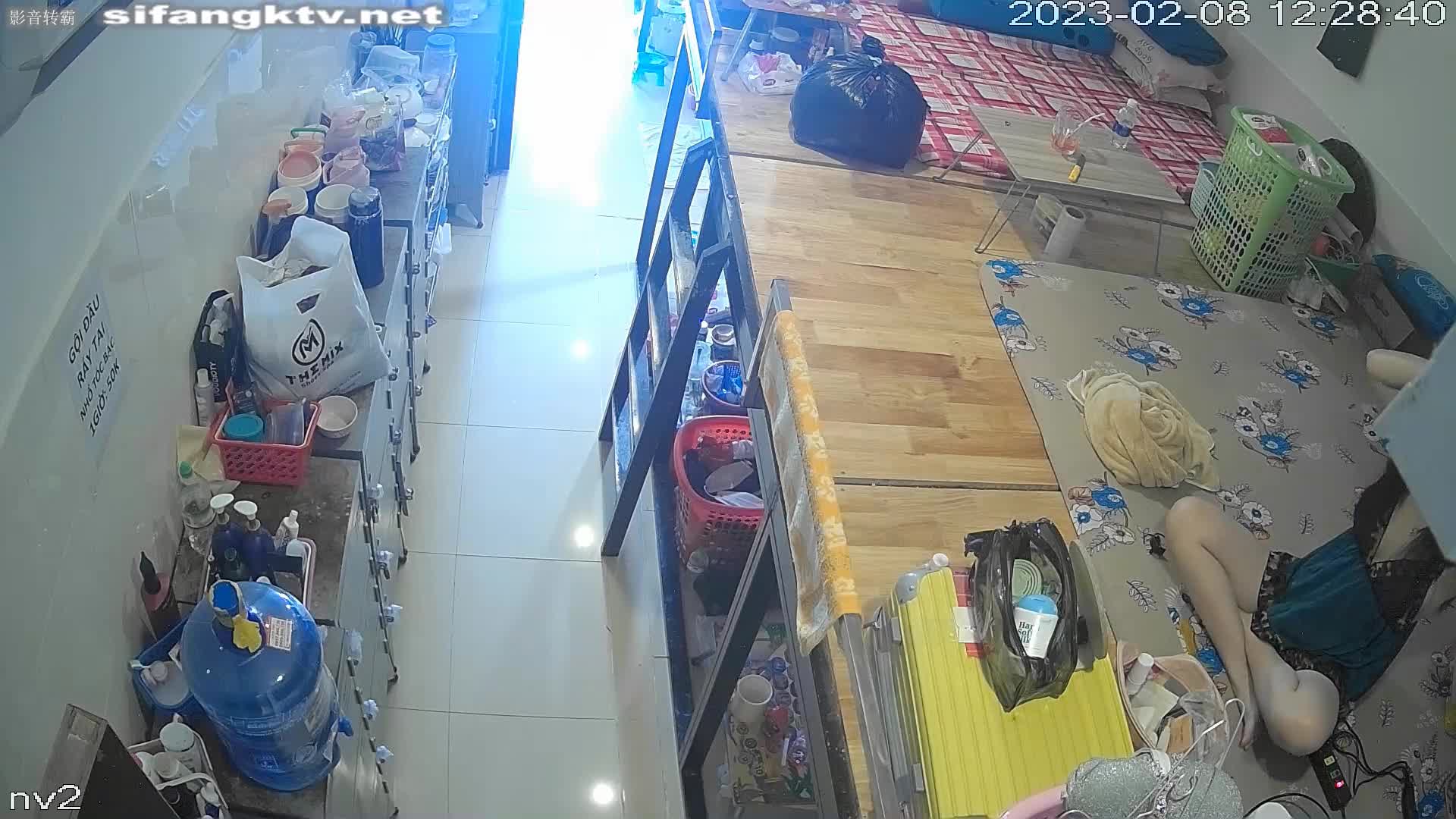 5_6107083765631157953