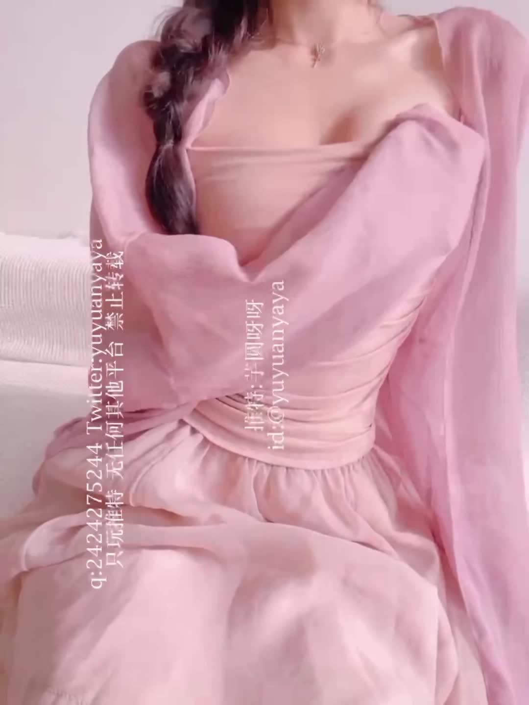 推特极品退网福利姬@芋圆呀呀 人工去重大集合【120V】 (115)