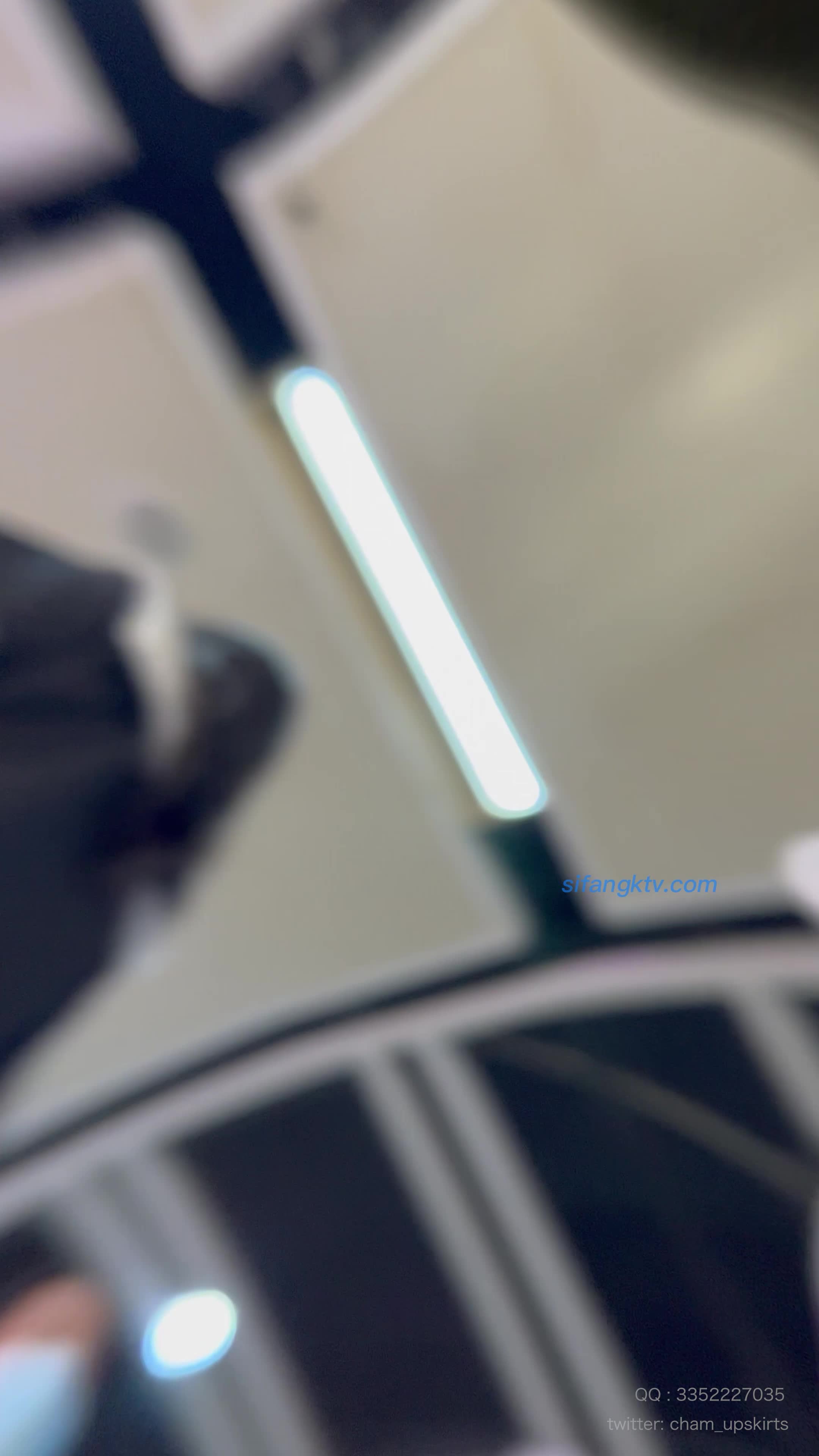 【kfc-1102】114★★制服学生妹等待奶茶，蓝色胖次尽显青春感