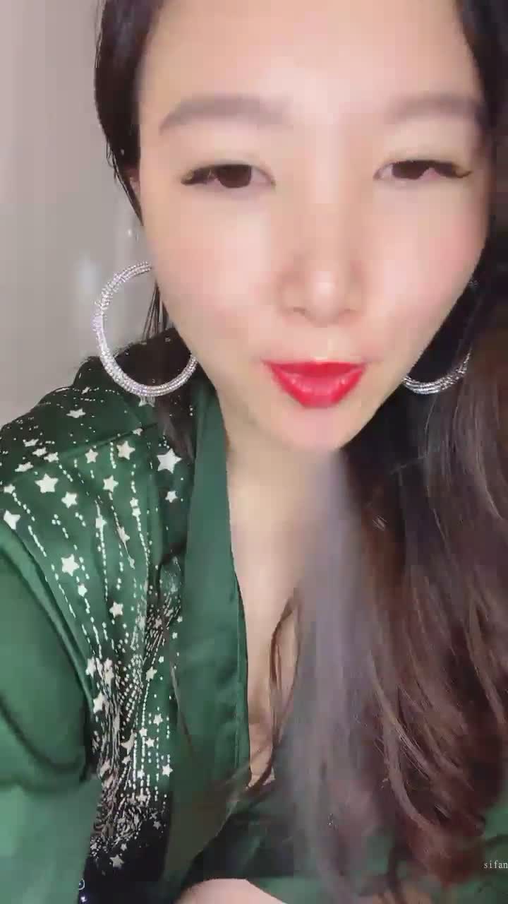 极品翘臀~【欧美鹿鹿】狂轰滥炸骑乘位猛坐，爽翻白浆四溅 附微信福利视频【100v】 (102)