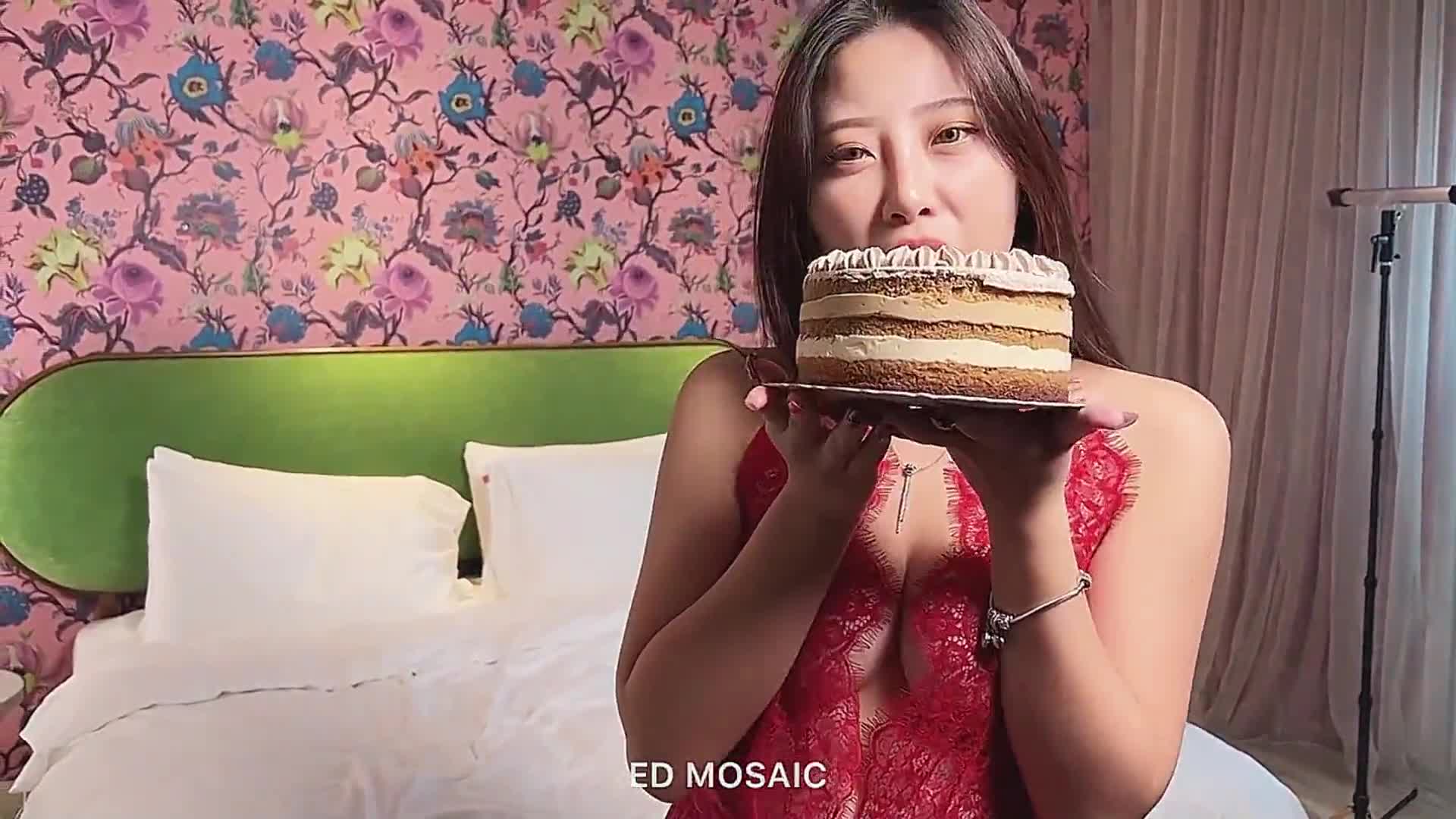 【极品无码】WenHsin给粉丝难忘的生日礼物，无套内射！顶级色影【EdMosaic】无码性爱影片30分钟，高清原版