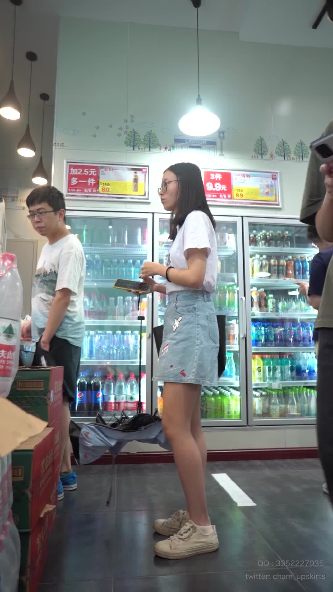 【yzwcd】yx013女教师外表朴素内裤巨骚无比！玫瑰花骚丁！2