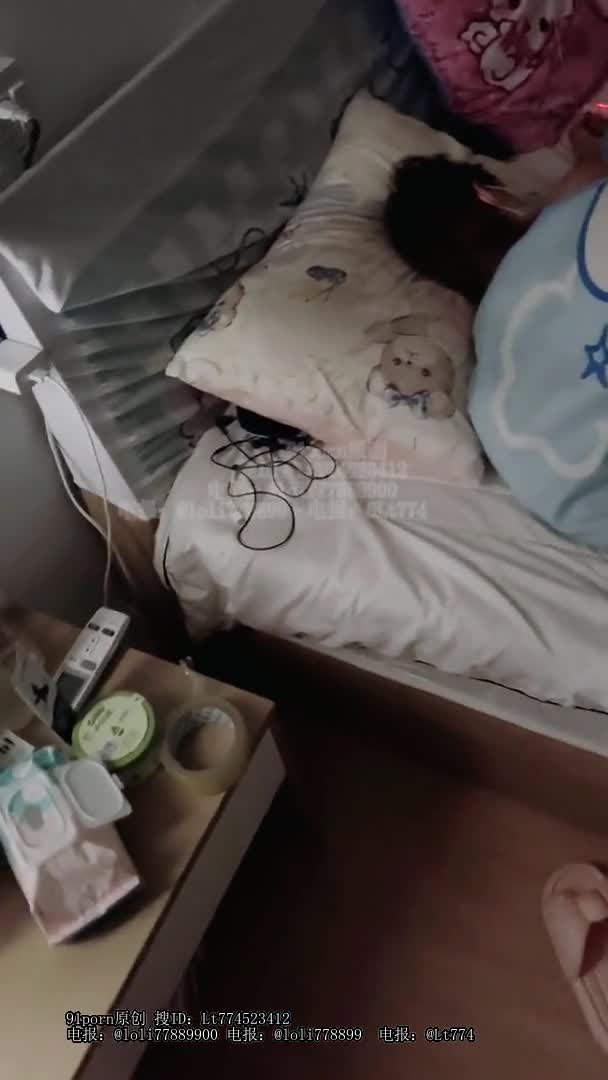 0913妹妹在睡觉半推半就被强上