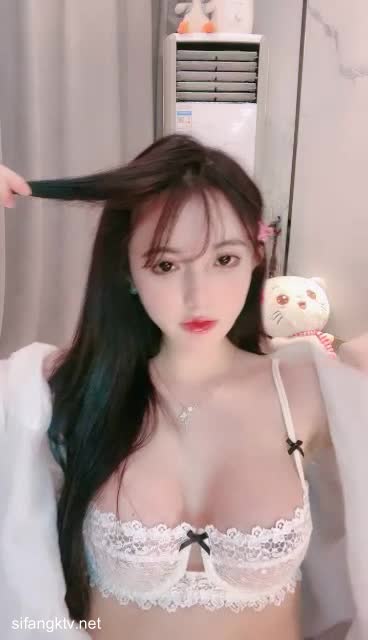 最新~今年最美女神~迷死个人【少女椰子】性感女神~超多情趣制服自慰大秀【87V】 (7)